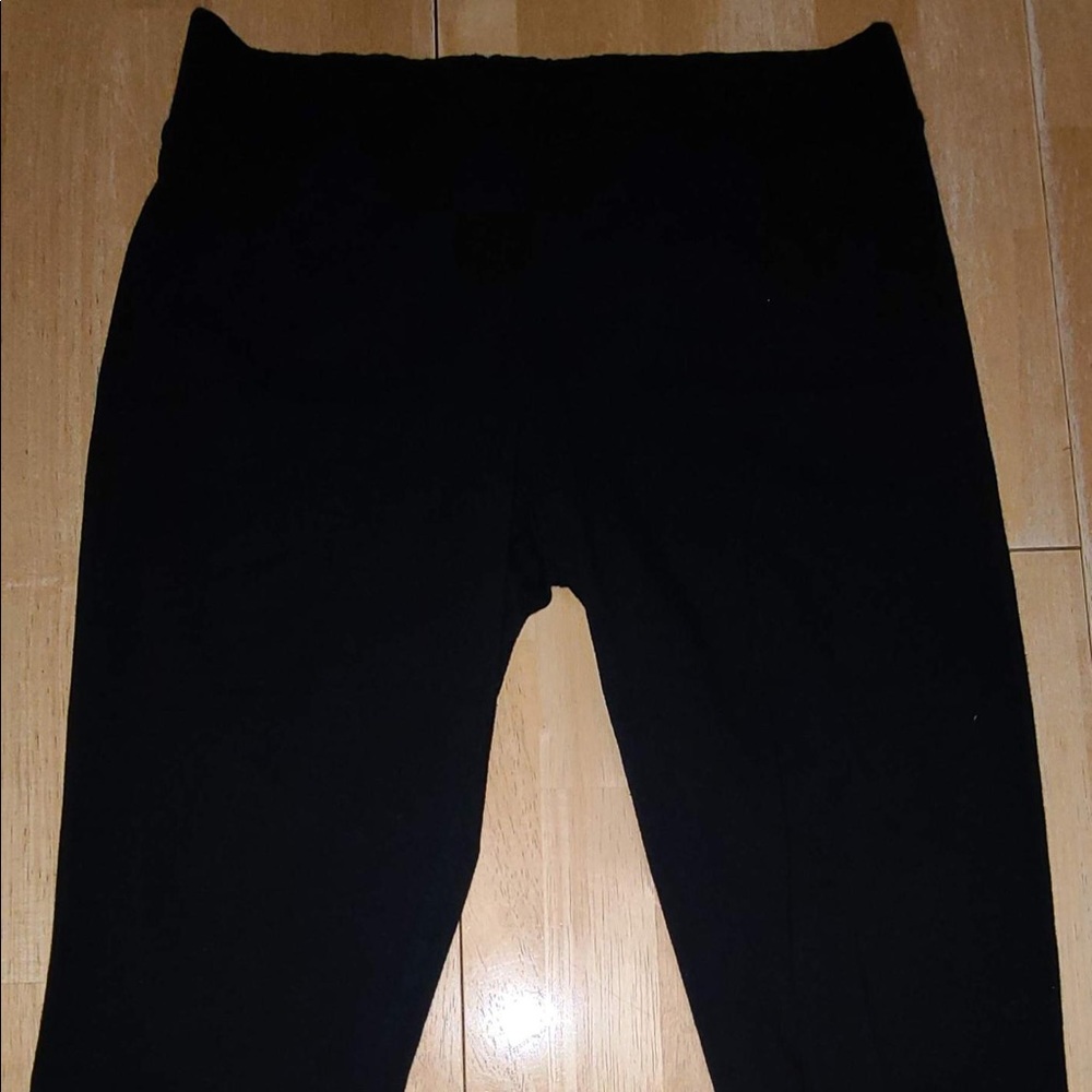 Sonoma Black Capri Leggings. Women size medium